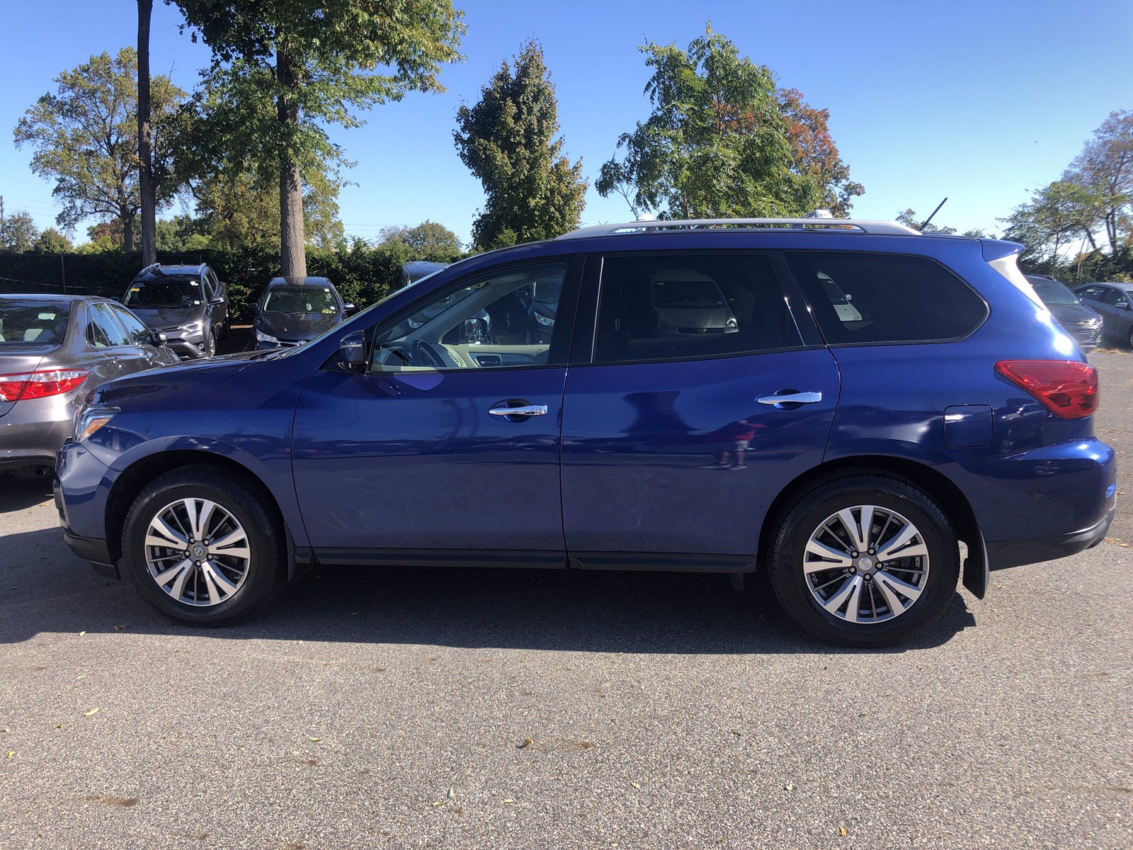 Pre-Owned 2017 Nissan Pathfinder SL V6 4WD SUV Sport Utility in Fair